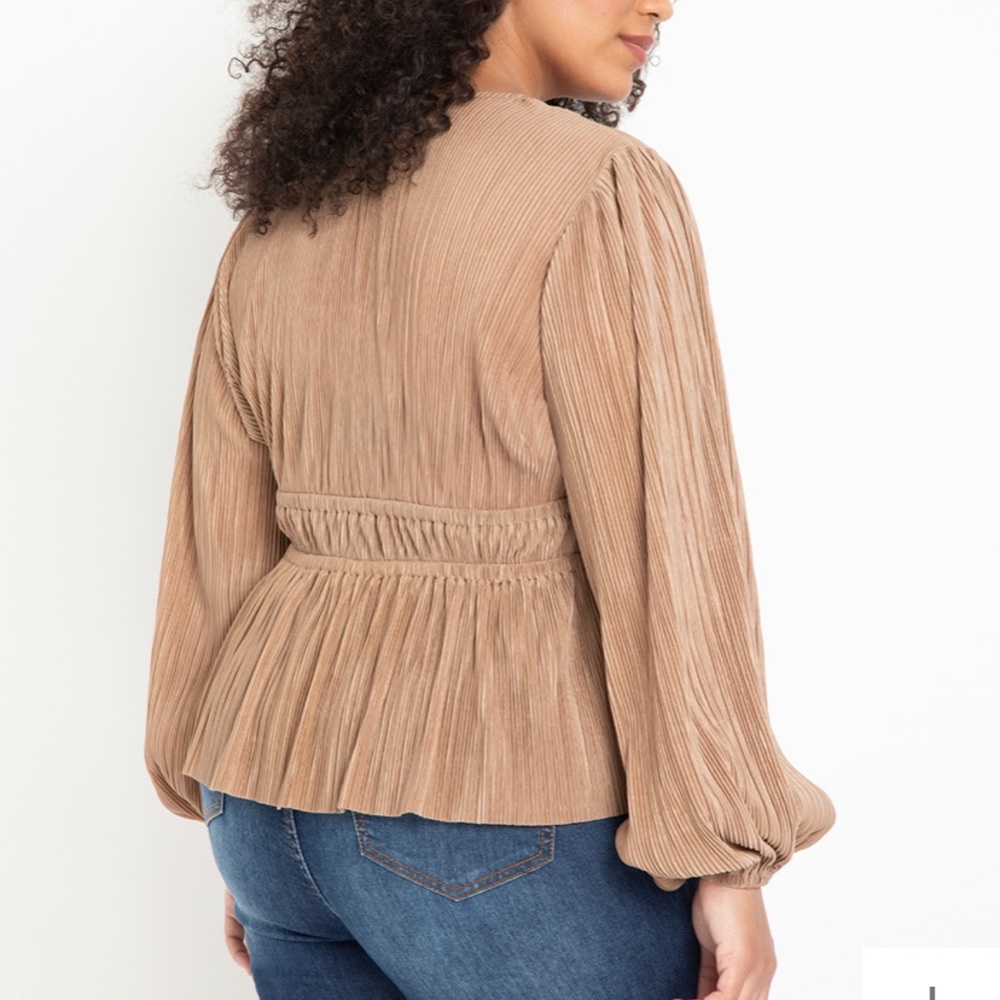 ELOQUII Crinkled Surplice Top - Wheat Gold NWT